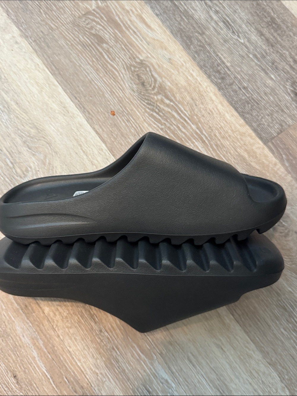 Yeezys slides Black Molded Slide Sandals